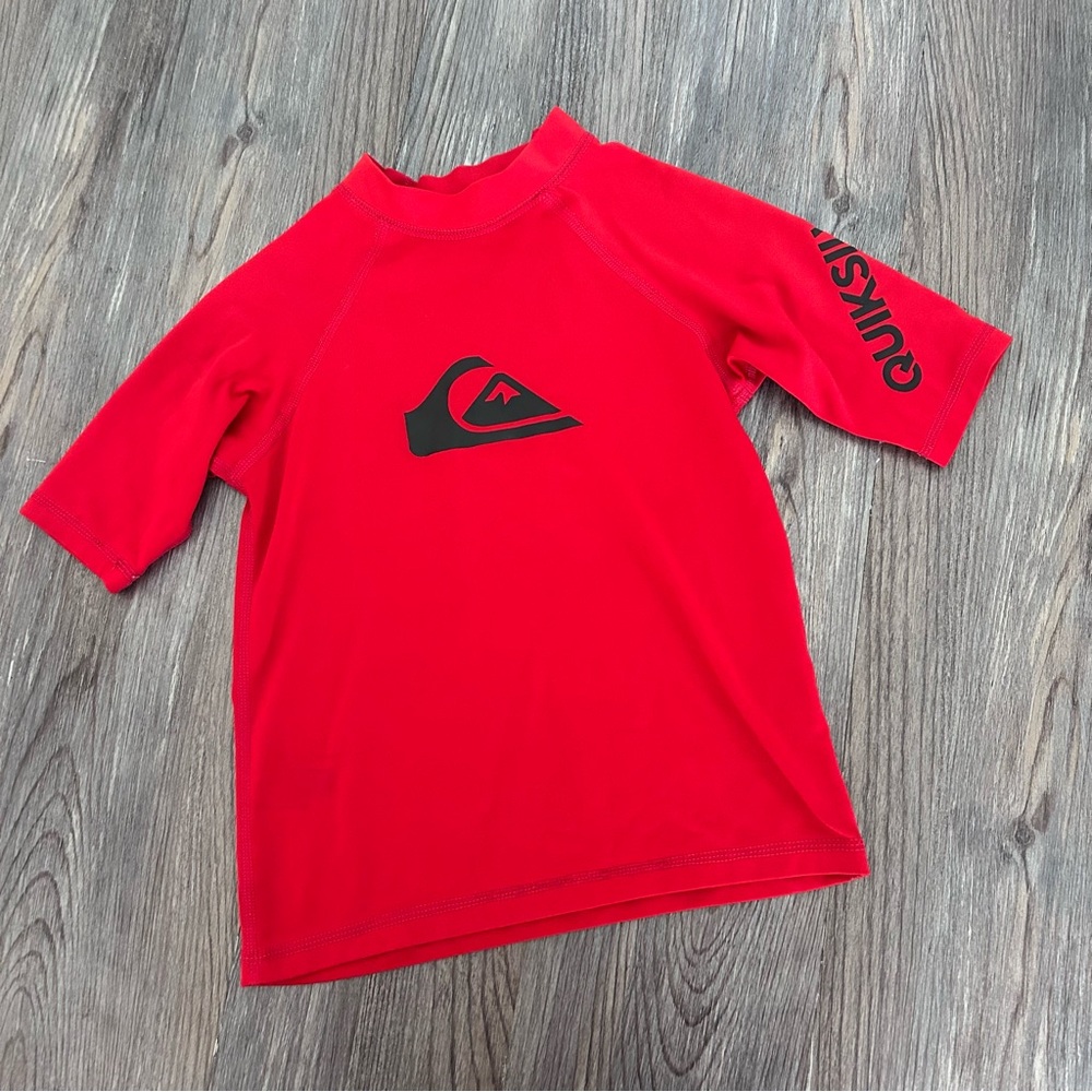 Quiksilver kids Rashguard size 6